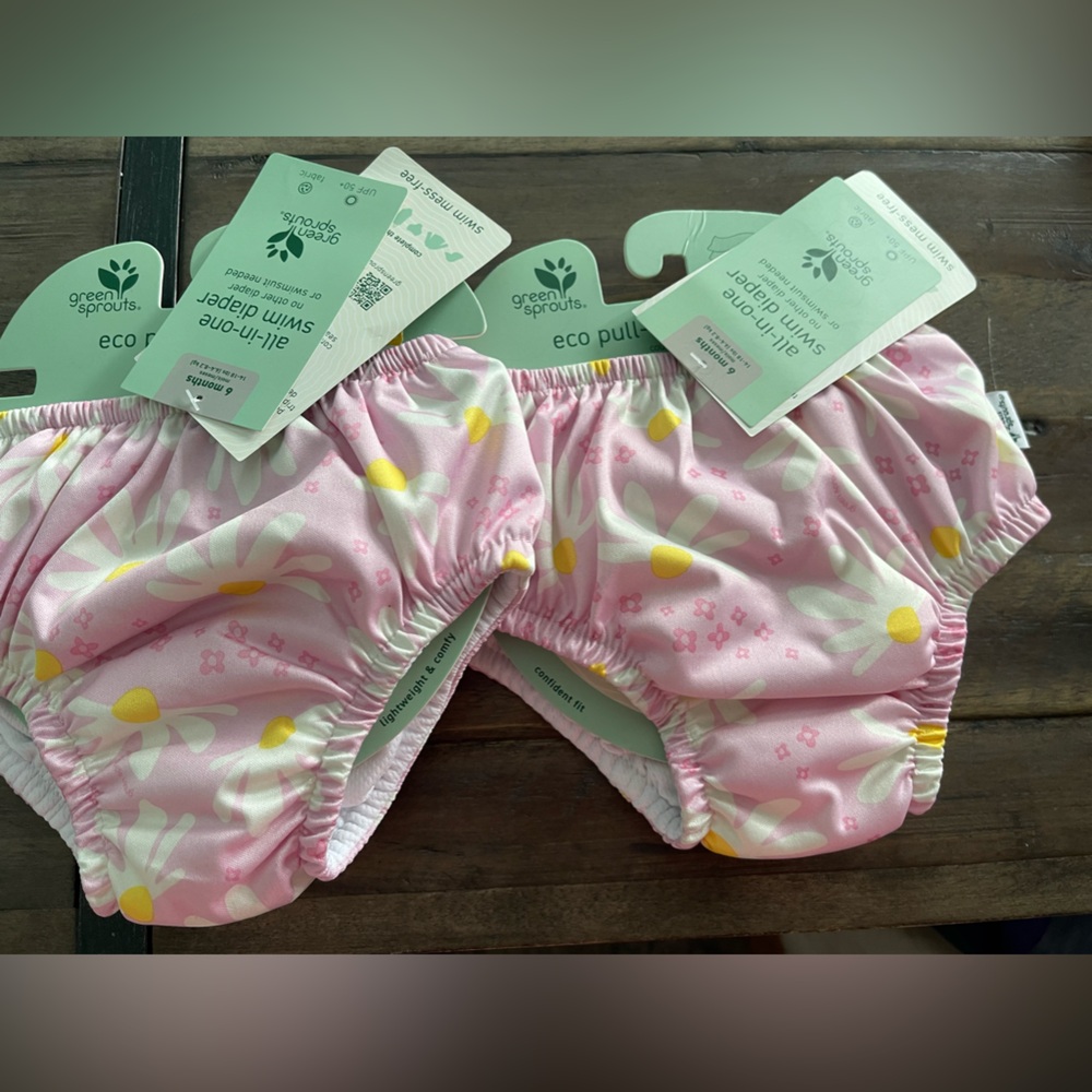 Green Sprouts Girls all-in-one swim diaper
no other diaper/swimsuit needed 6 mon - Picture 1 of 8